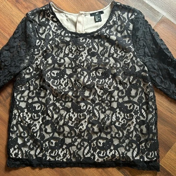 H & M Nude Black Lace Overlay Top size Medium with 3/4 sleeves - Picture 2 of 10
